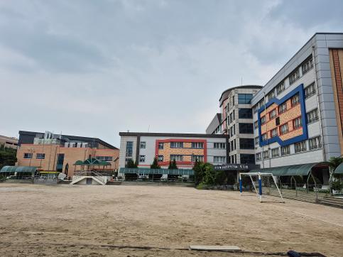 별망초 학교 전경